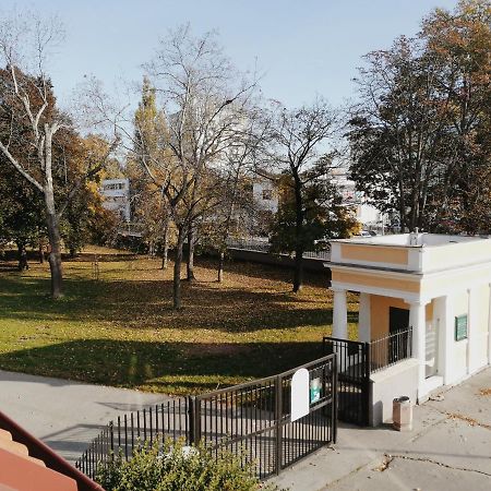 Apartman Pri Parku Sered' 外观 照片